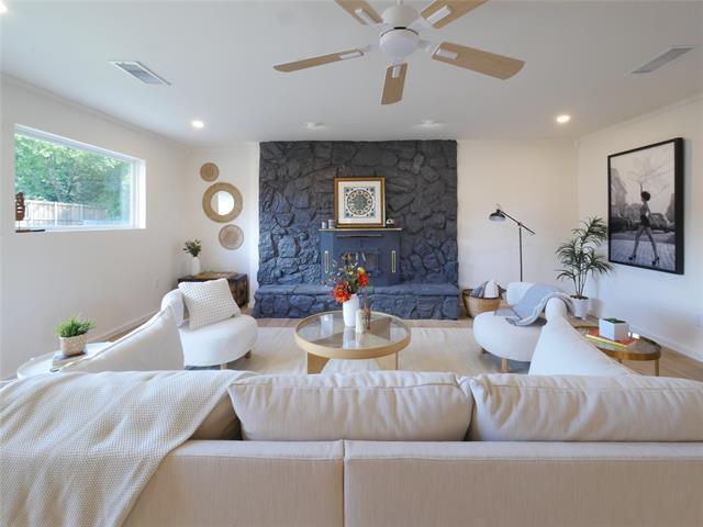 Building Photo - 312 W Little Creek Rd