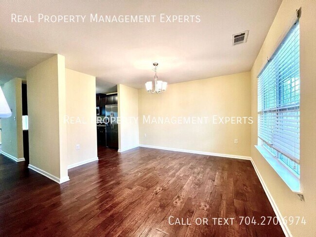 Building Photo - 1243 Farm Branch Dr SW