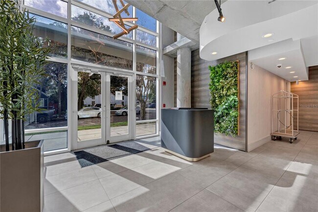 Building Photo - 525 E Jackson St