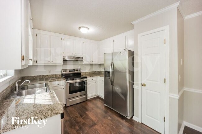 Building Photo - 390 Fox Meadow Dr