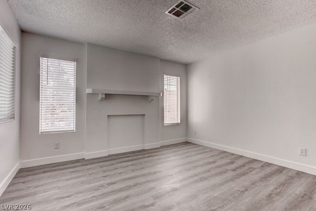 Building Photo - 921 Snug Harbor St