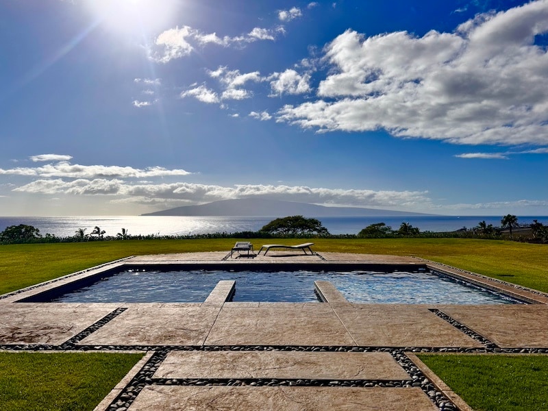 Building Photo - 170 Haniu St