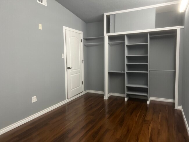 Building Photo - 4851 Castle Bow