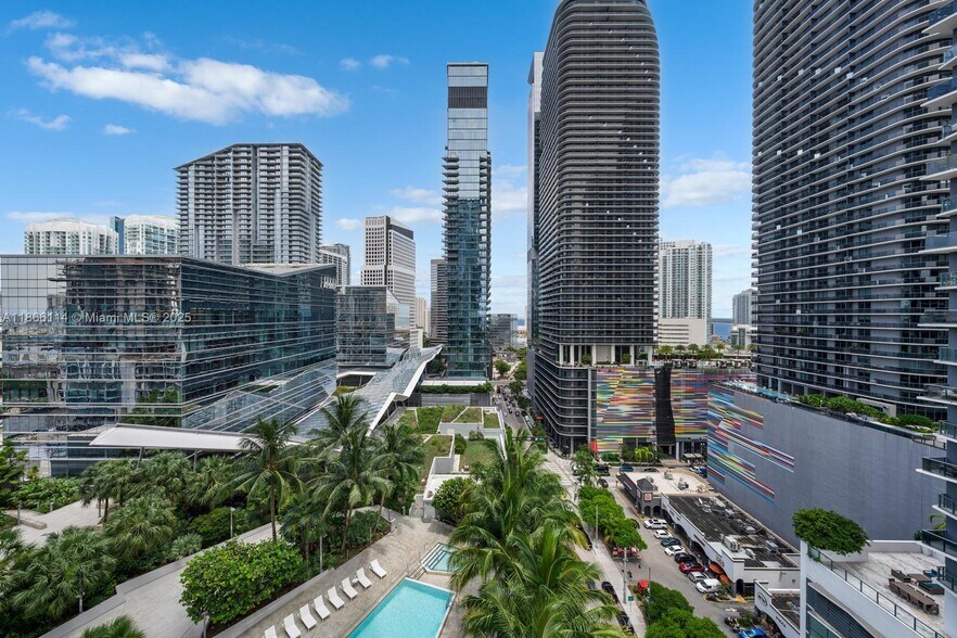 Building Photo - 88 SW 7th St