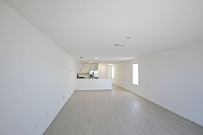 Building Photo - 2411 Shady Grv