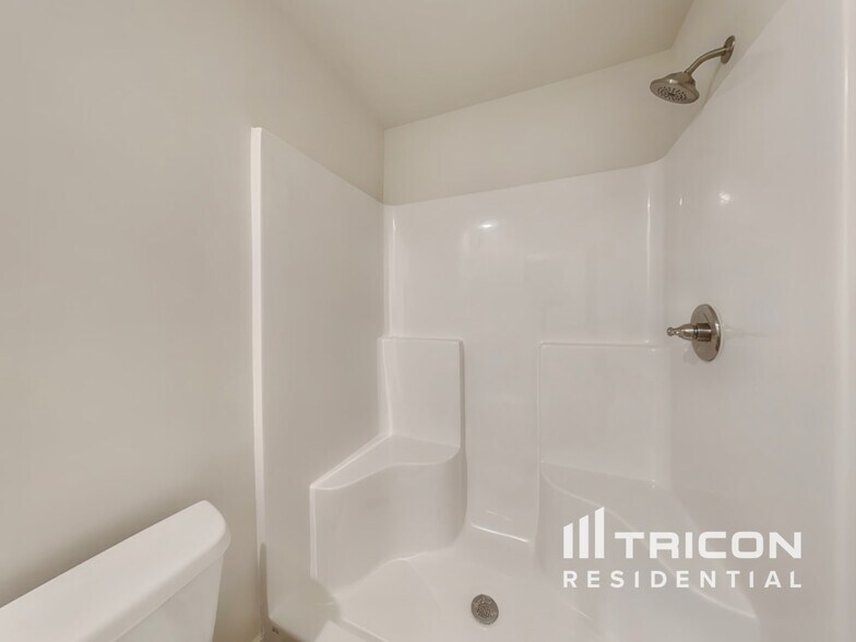 Building Photo - 742 Great Oak Pl