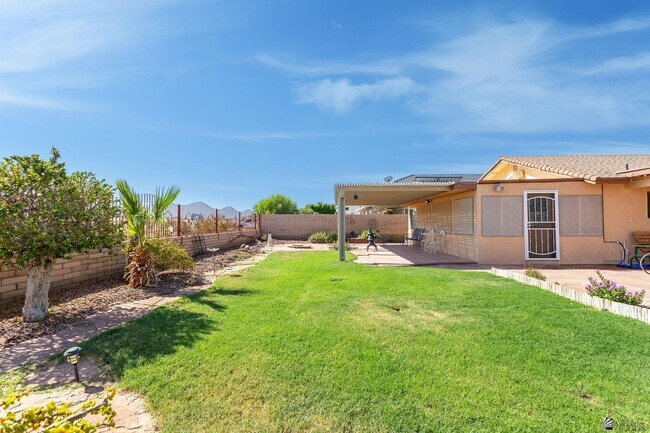 Building Photo - 10605 S Del Vista Dr