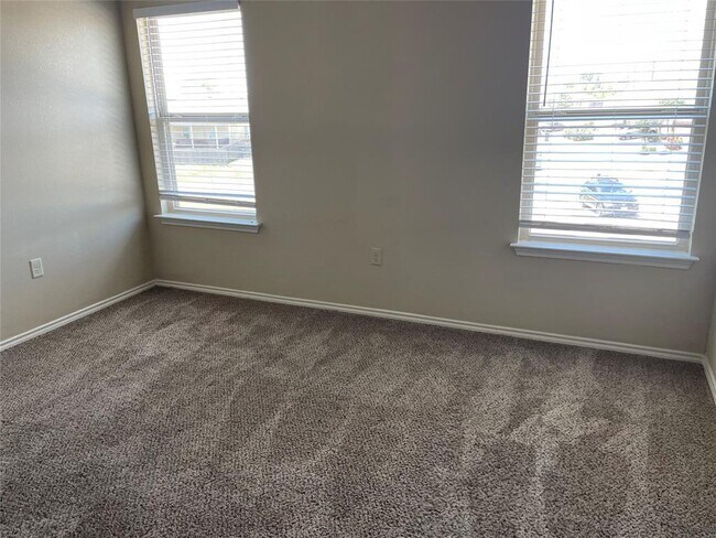 Building Photo - 366 Joanne Lp