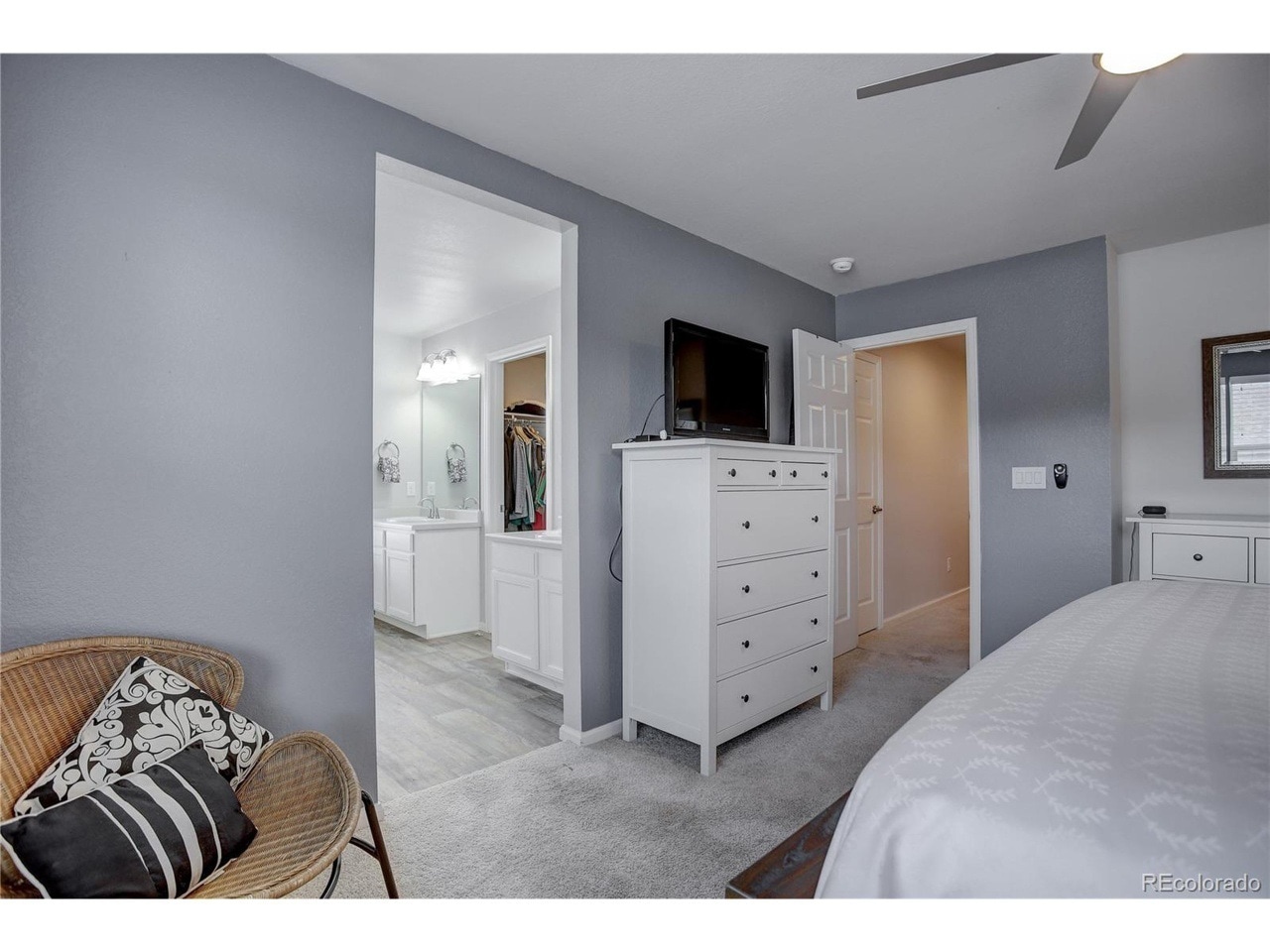 Main bedroom - 16061 Bolling Dr