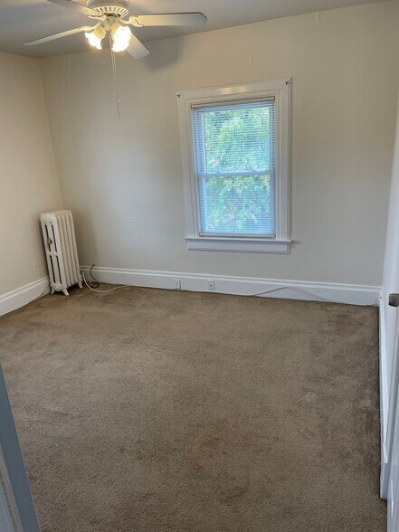 Master Bedroom - 498 Ringwood Ave