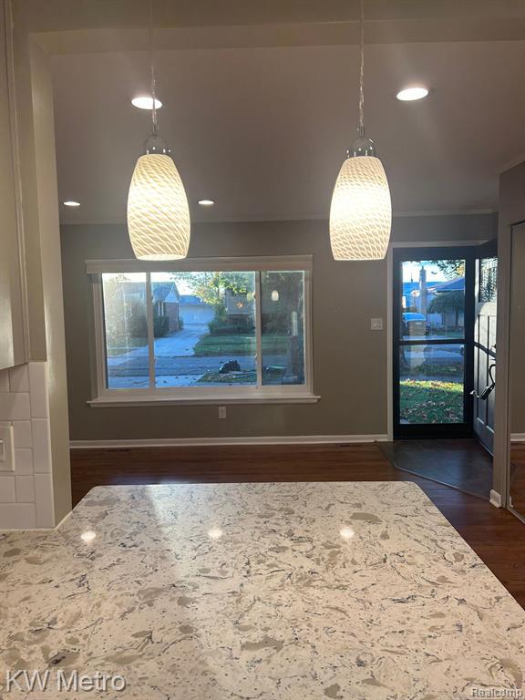 Building Photo - 1210 Kenilworth Pl