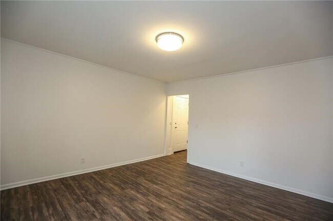 Building Photo - 258 Winton Rd
