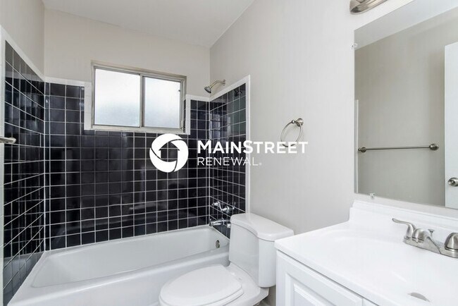 Building Photo - 3 Bedroom Pet-Friendly Home in MERRITT ISLAND, FL with Main Street Renewal