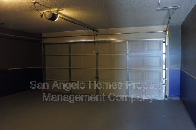 Building Photo - 1217 Elmo Ln