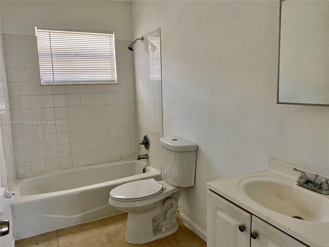 Building Photo - 1034 NW 8th Ave