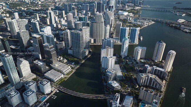 Building Photo - 300 Biscayne Blvd Way
