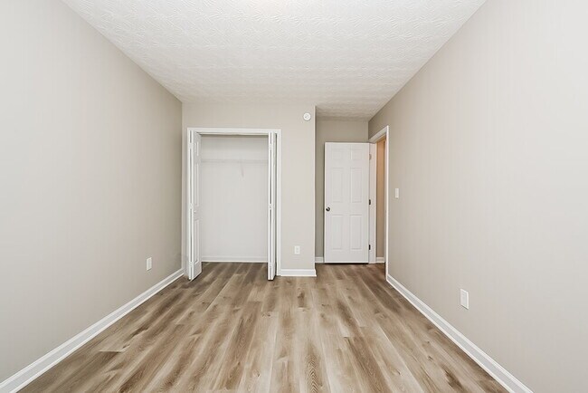 Building Photo - 896 Madison Ct