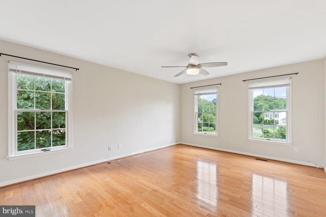 Building Photo - 4970 Manor House Ct