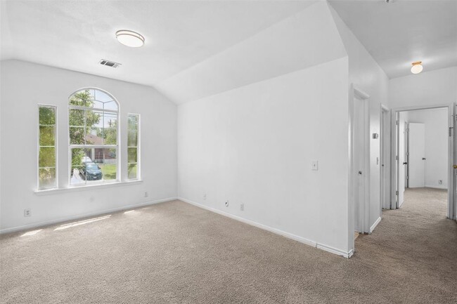 Building Photo - 176 Oak River Dr