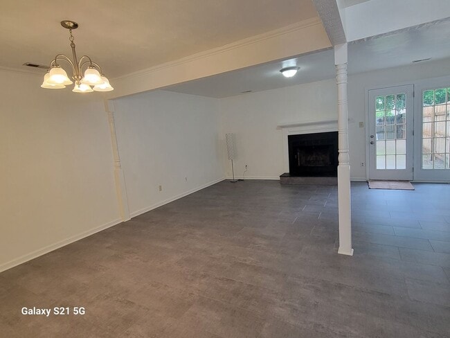 Building Photo - Updated 3BR Home in Virginia Beach – New HVAC, New Carpet & Washer/Dryer Included!