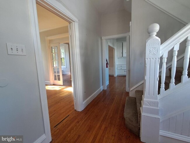 Building Photo - 108 S Clifton Ave