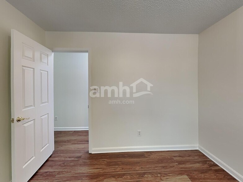 Building Photo - 14701 Pomerol Ln