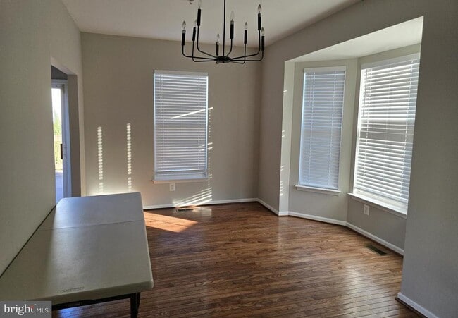 Primary Photo - 4146 Cutty Sark Rd