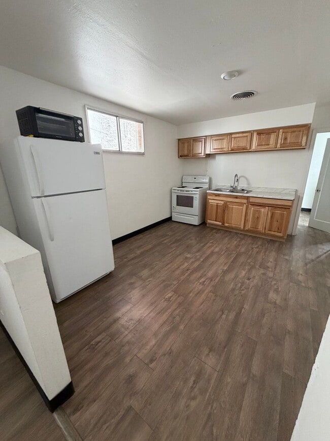 Building Photo - Price Main Street Triplex