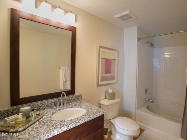 Building Photo - 7100 E Lincoln Dr