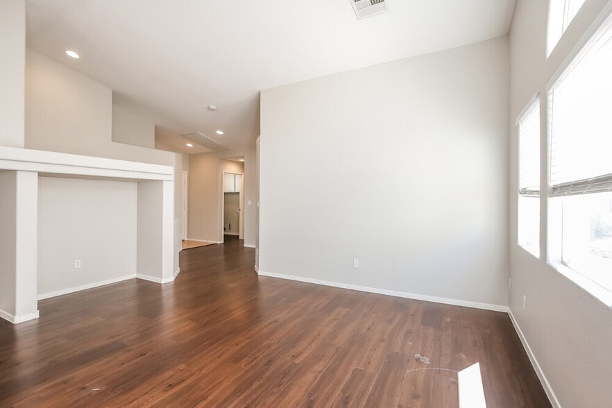 Building Photo - 438 River Glider Ave