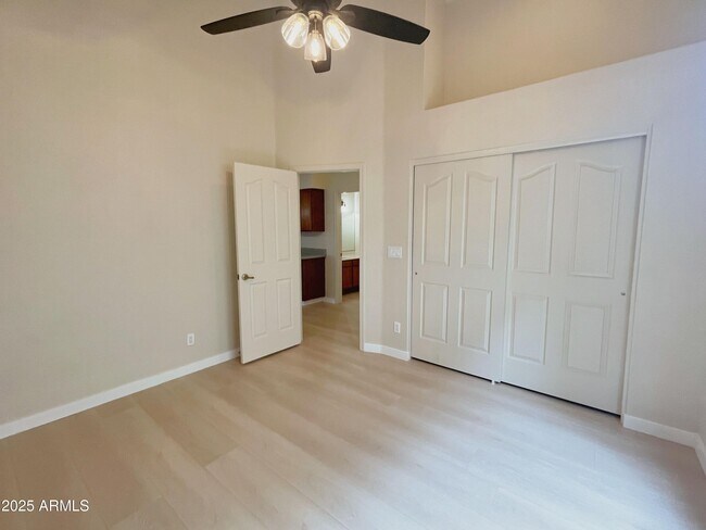 Building Photo - 319 N Riata St