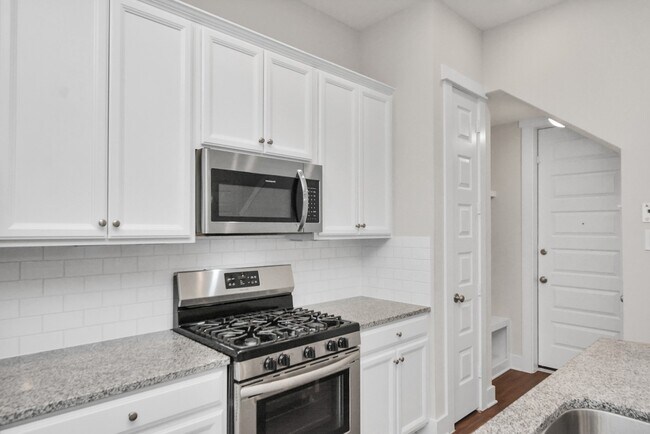 Building Photo - 731 Strawberry Pines Ct
