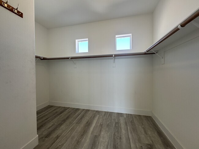 Building Photo - 293 Sea Rim Ave