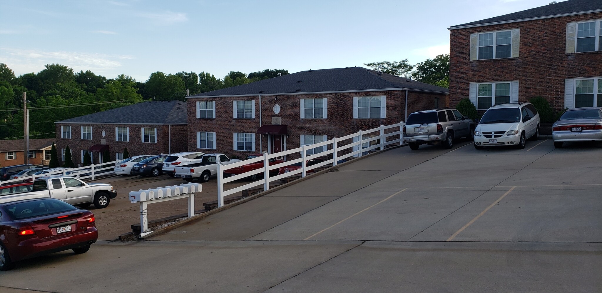 Building Photo - 3687 Elm Gardens Dr