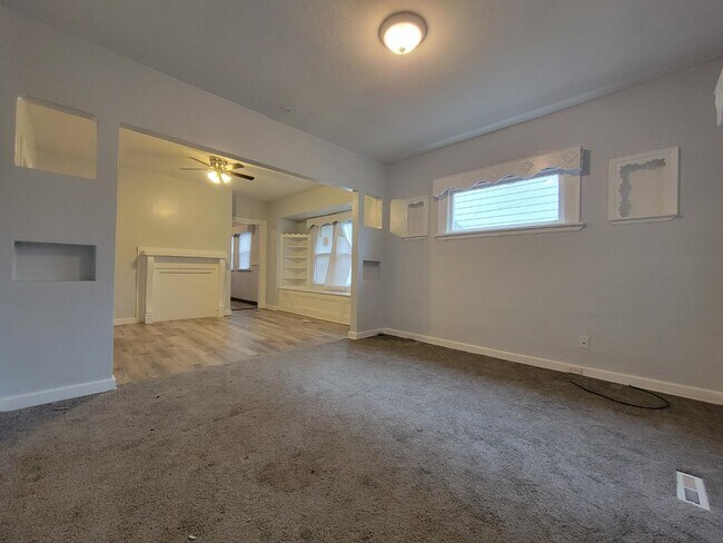 Building Photo - 3302 E 105th St