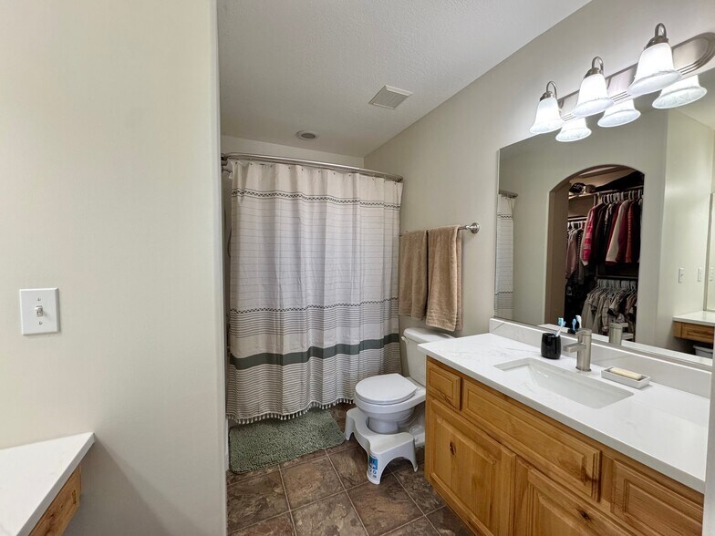 Building Photo - 2055 Evans Cove Loop