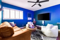 Building Photo - 5604 E Beverly Ln