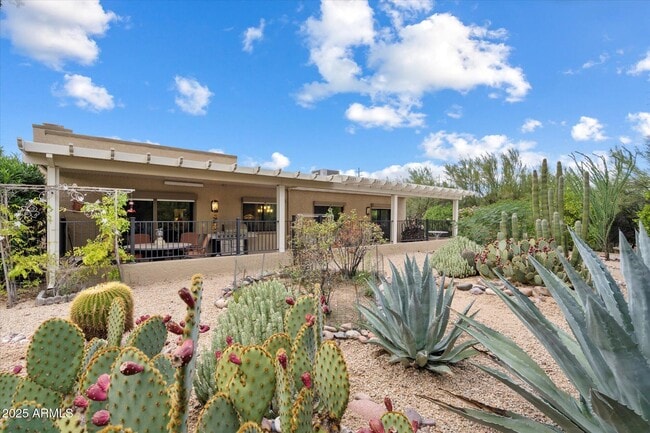 Building Photo - 25409 N Quail Haven Dr