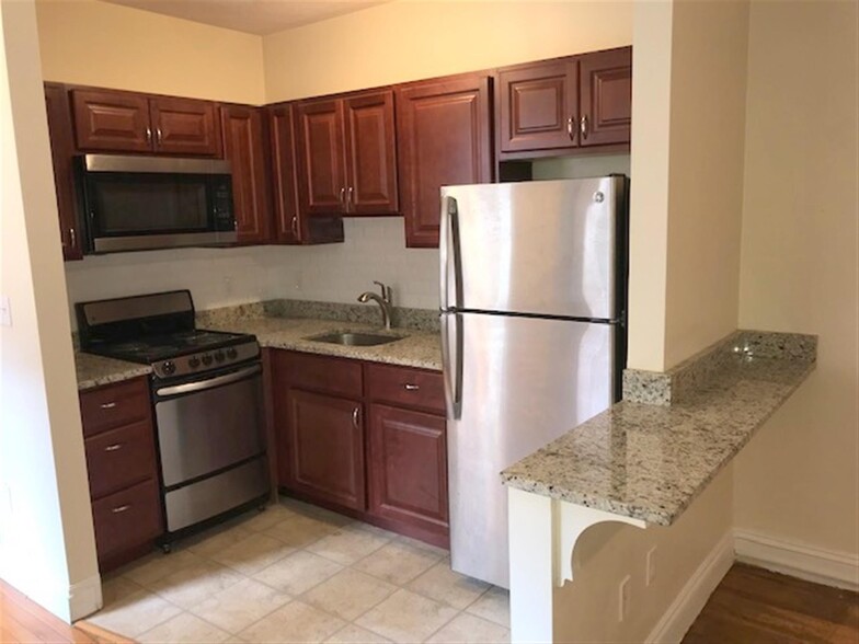 Primary Photo - 3 Craigie Cir