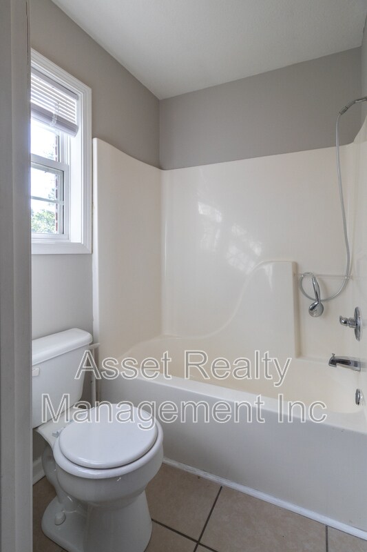 Building Photo - 4622 Ventura Dr