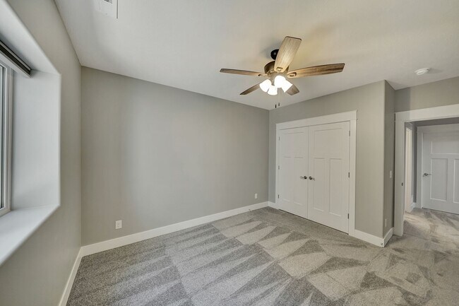 Building Photo - 8710 S 51st St