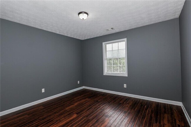 Building Photo - 2133 Hickory Bend SE