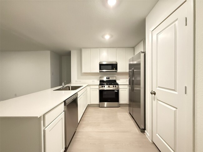 Building Photo - 16802 Old Wagon Wy