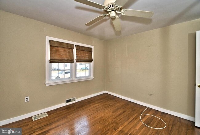 Building Photo - 660 Osborne Ave