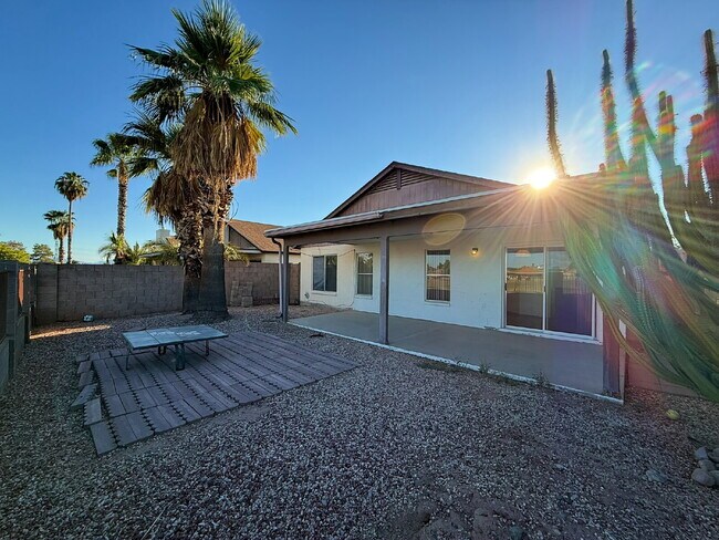 Building Photo - "Charming 3-Bed Oasis with Scenic Views in...