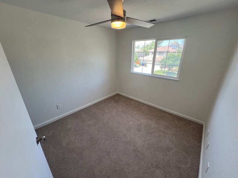 Building Photo - 2808 Medinah Way