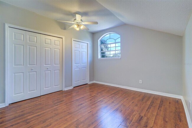 Building Photo - 335 Palmdale Dr