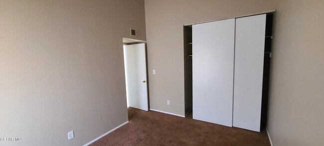 Building Photo - 1551 Common Dr