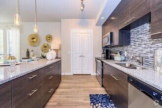 Building Photo - Now Leasing in Katy 1/1 – Tour Today!