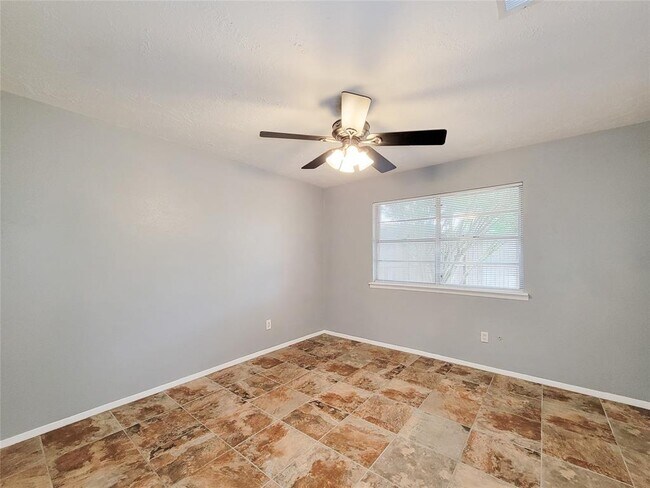 Building Photo - 8515 Riverside Walk Ln